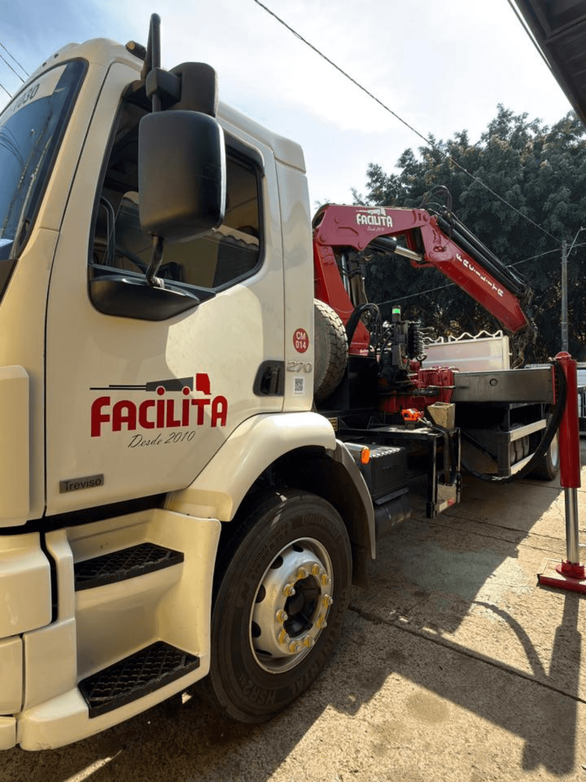 Fotos caminhão munck da facilita Fotos caminhão munck da facilita