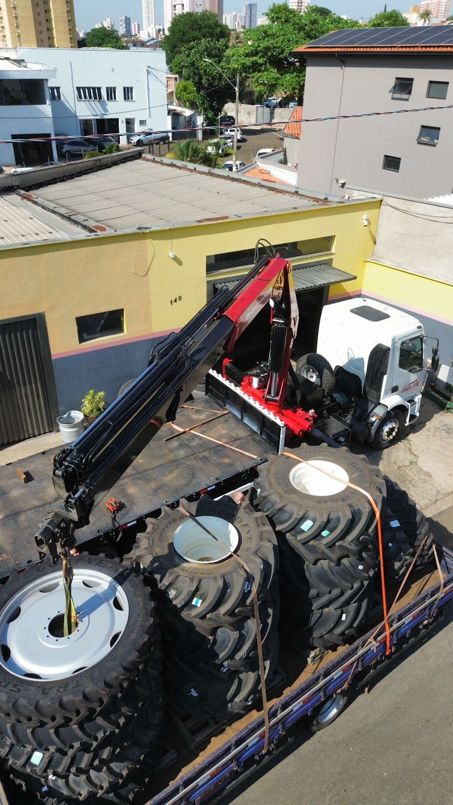 Fotos caminhão munck da facilita Fotos caminhão munck da facilita